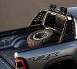 RamBar: mientras esperamos que la RAM 150 TRX salga a la venta, MOPAR ya cuenta con una línea de accesorios para su pick-up más capaz. La más interesante es la RamBar, una barra en la batea con soportes de amarres y que puede integrar luces LED todoterreno.
